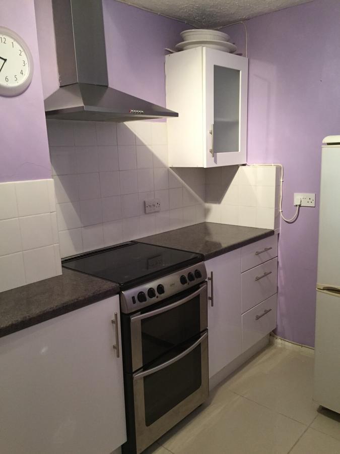 Waltham Abbey Private Property المظهر الخارجي الصورة
