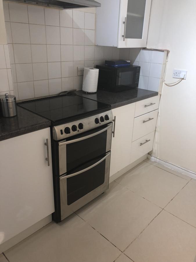 Waltham Abbey Private Property المظهر الخارجي الصورة