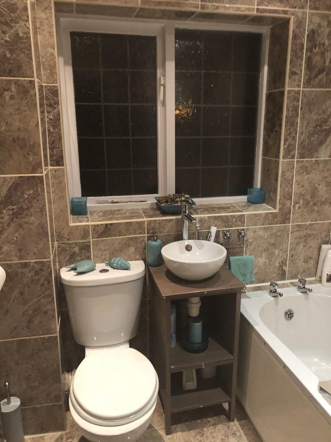 Waltham Abbey Private Property المظهر الخارجي الصورة