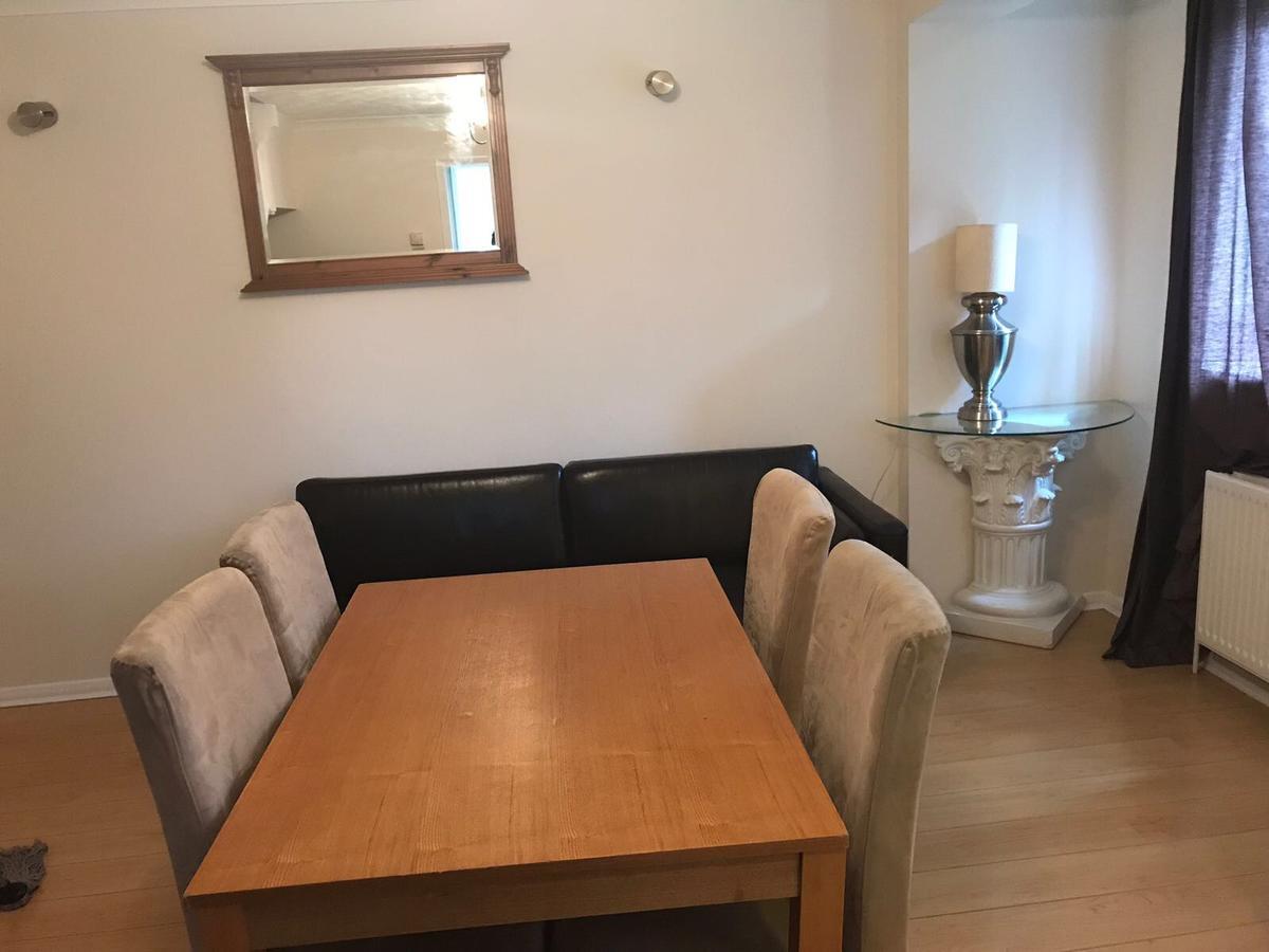 Waltham Abbey Private Property المظهر الخارجي الصورة